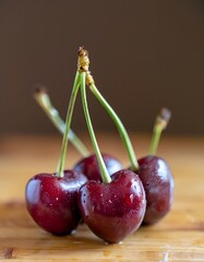 Poster - Cherries on a wooden table