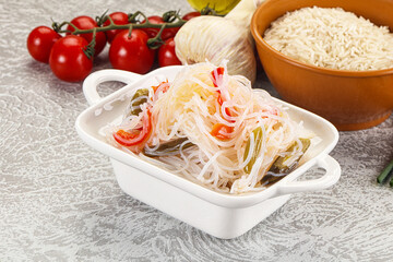 Wall Mural - Asian glass rice noodle with vegetables