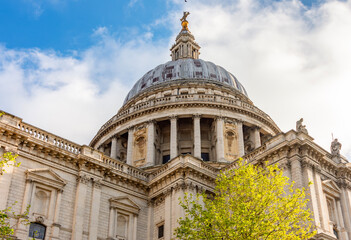 Canvas Print - St. Paul's cathedral dome in London, UK