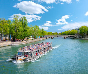 Wall Mural - boat tour on seine river