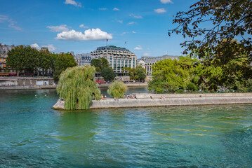 Wall Mural - view of the seine river