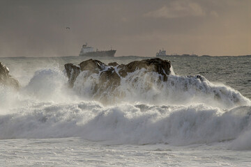 Wall Mural - Rough sea sunset