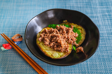 Poster - 肉味噌をかけた加茂なすのステーキ