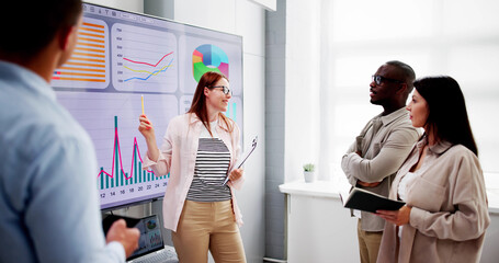 Aufkleber - Business Presentation At Meeting Room