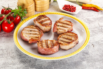 Poster - Grilled pork tenderloin with bacon