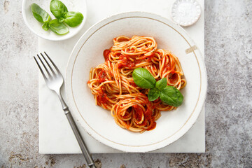 Canvas Print - Spaghetti with tomato sauce and basil