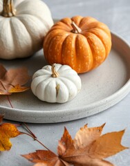 Canvas Print - Fall Harvest Arrangement With Pumpkins and Leaves on Decorative Plate