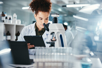 Aufkleber - Woman, scientist and tablet with microscope in lab for experiment research, medical data or science information. Person, researcher and digital for biotechnology study, feedback and vaccine solution