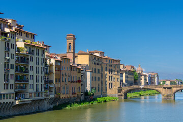 Canvas Print - View of the Arno, the river that crosses the city of Florence in Italy.