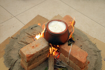 Boil milk to seek blessings in Griha Pravesh-house warming