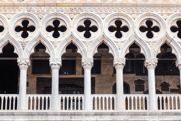 Canvas Print - Ancient doors and windows