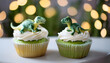 © jeepbabes - cup cake, kuchen, dinosaurier, dinos, grün, photo, bokeh, close up, neu, copy space, essen, muffin, dessert, glasur, süss, praline, baked, tier, jungen, birthday, happy, 3d, modern, urban, urbano