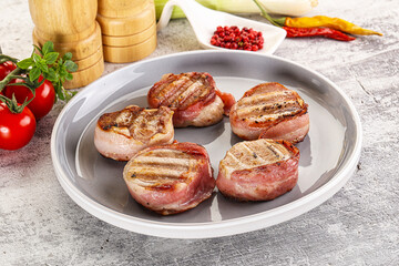 Poster - Grilled pork tenderloin with bacon