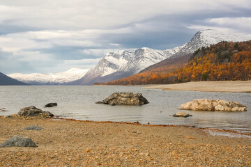 Canvas Print - Autumn at the lake Gjevillvatnet, Norway