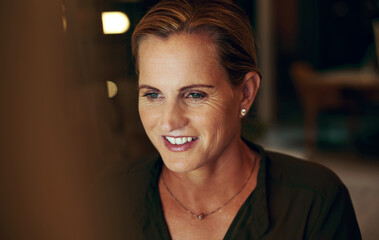 Aufkleber - Mature woman, computer and smile for research, email and management report in office with deadline. Business executive, night and evening for project administration, writing review or company payroll