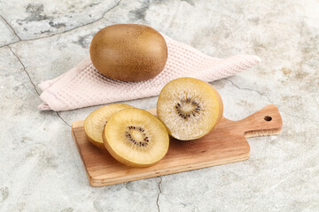 Canvas Print - Tasty sweet yellow Kiwi fruit