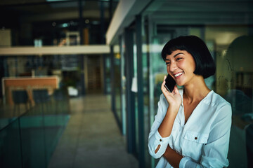 Aufkleber - Night, phone call or happy Asian woman in office for negotiation, deal or feedback for project deadline. News, mobile or business communication specialist listen to contact for information in startup