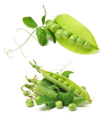 Wall Mural - Fresh peas isolated on white background 