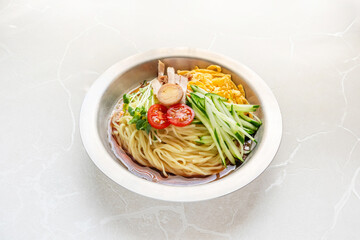 Wall Mural - ひやし中華　Summer noodle dish, chilled Chinese noodles