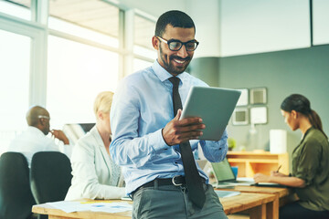 Leinwandbilder - Man, tablet and reading with smile in office, meeting or thinking for progress, solution or notes on app. Person, analyst and digital touchscreen for stats, info or editing report at insurance agency