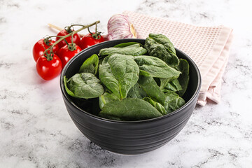 Canvas Print - Green spinach leaves in the bowl