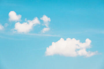 Wall Mural - Bau ciel bleu avec quelques nuages