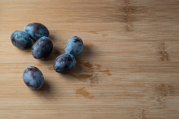 plum fruit bowl rotating