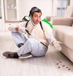 © Elnur - Pest control contractor working in the flat