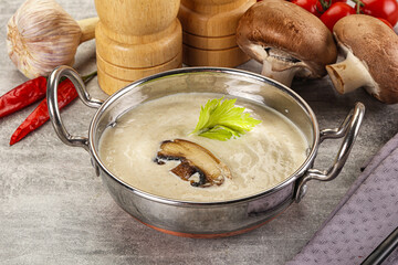 Canvas Print - Delicous mushroom champignon cream soup