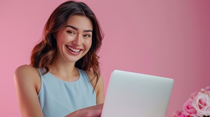 Poster - The smiling woman with laptop