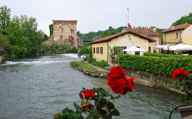 Il villaggio di Borghetto sul Mincio nel comune di Valeggio sul Mincio in provincia di Verona, Veneto, Italia.