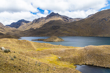 Wall Mural - El Cajas National Park in the Ecuadorian Andes. Lake (lagoon) Luspa at 3780 m above sea level.