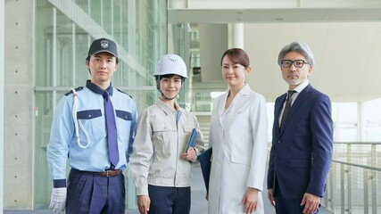 Fototapete - 胸に手を当てる様々な職業の人々（ビジネスマン・エンジニア・研究者・警備員）