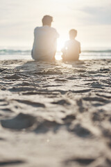 Canvas Print - Back, dad and child on beach sand for summer travel, holiday and relax with parent on vacation. Horizon view, father and kid at sea for family adventure, love and people bonding outdoor at sunset