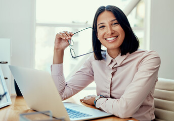 Aufkleber - Woman, portrait and relax with laptop at desk for research, email or online review for website. Journalist, technology and happy for article or feedback, business and smile for career in company