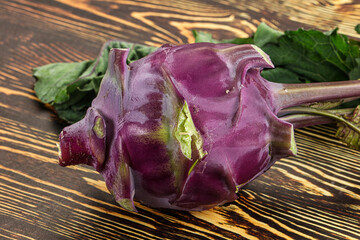 Canvas Print - Ripe fresh violet kohlrabi cabbage