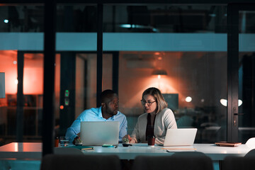 Canvas Print - Team, feedback and night meeting by laptop in office, agreement and listening for financial advice. Mentor, discussion and help with question, review and deadline for documents for project coaching