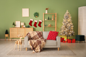 Canvas Print - Cozy living room interior with Christmas tree, decorations and gifts