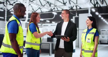 Aufkleber - Teamwork At Factory. Industrial Technology Engineer