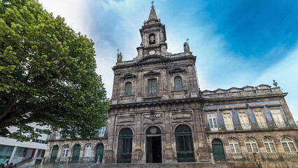 Canvas Print - The Trinity Church timelapse hyperlapse in Porto, Portugal. Porto is one of the most popular tourist destinations in Europe.