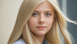 © picpics - Portait visage jeune fille blonde platine brushing coiffeur mannequin modèle beauté.