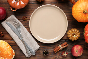 Poster - Stylish place setting and autumn decor on wooden table