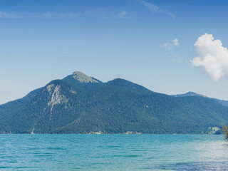 Naklejka na meble Seenlandschaft in den Bayerischen Voralpen. Herrlicher Ausblick vom Gipfel des Jochbergs wischen Walchen- und Kochelsee