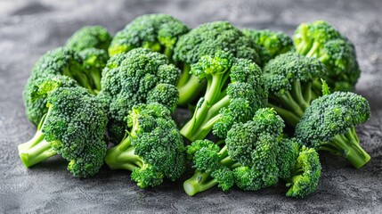 Wall Mural - broccoli, isolated on white background, clipping path, full depth of field 