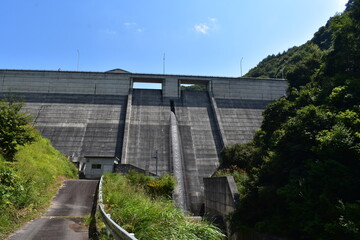 余地ダム