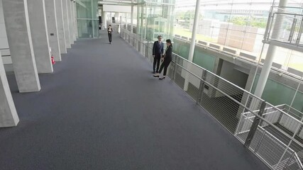 Poster - ビル内の人々を俯瞰した監視カメラ映像