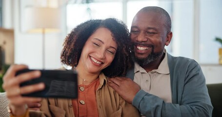 Poster - Selfie, couple and smile in lounge, hug and love of mature man and woman in house, picture and romance. Home, joy and photography of happy people, memory and relax on couch, together and dating