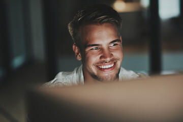 Aufkleber - Night, computer and happy businessman in office for networking, technology or administration. Auditor, processing clerk or booking report with smile in finance agency for system record or feedback