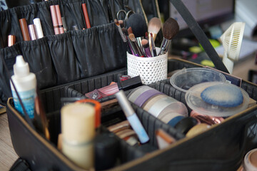 make up artist tool set