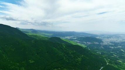 Poster - 壮大な山嶺の風景　ドローン空撮